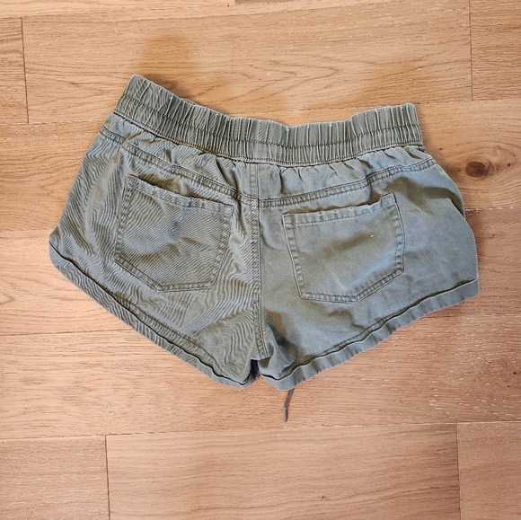 EMPYRE | Ladies shorts - Picture 2 of 5